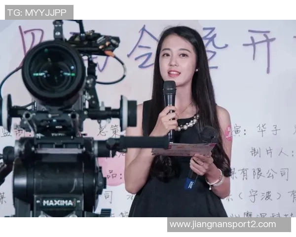 华子怒斥网红利用孩子炒作网红反击称其虚伪不配关心