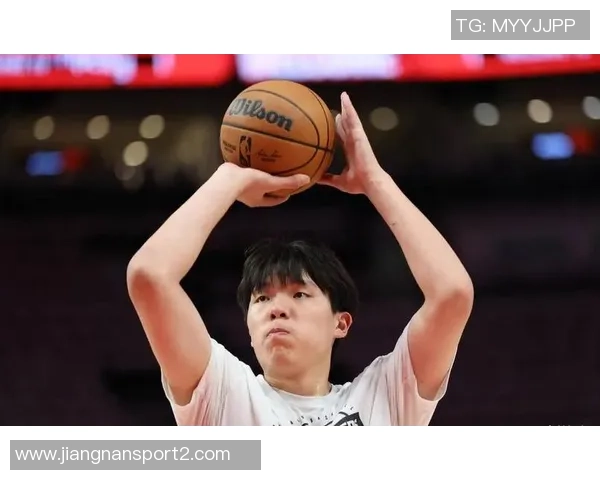 哈利伯顿称赞杨瀚森传球能力强调他能迅速适应NBA比赛节奏